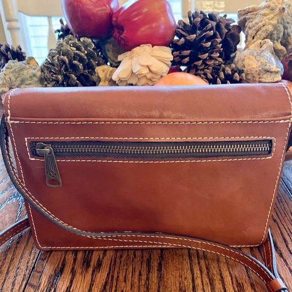 Patricia Nash crossbody - Picture 4 of 5